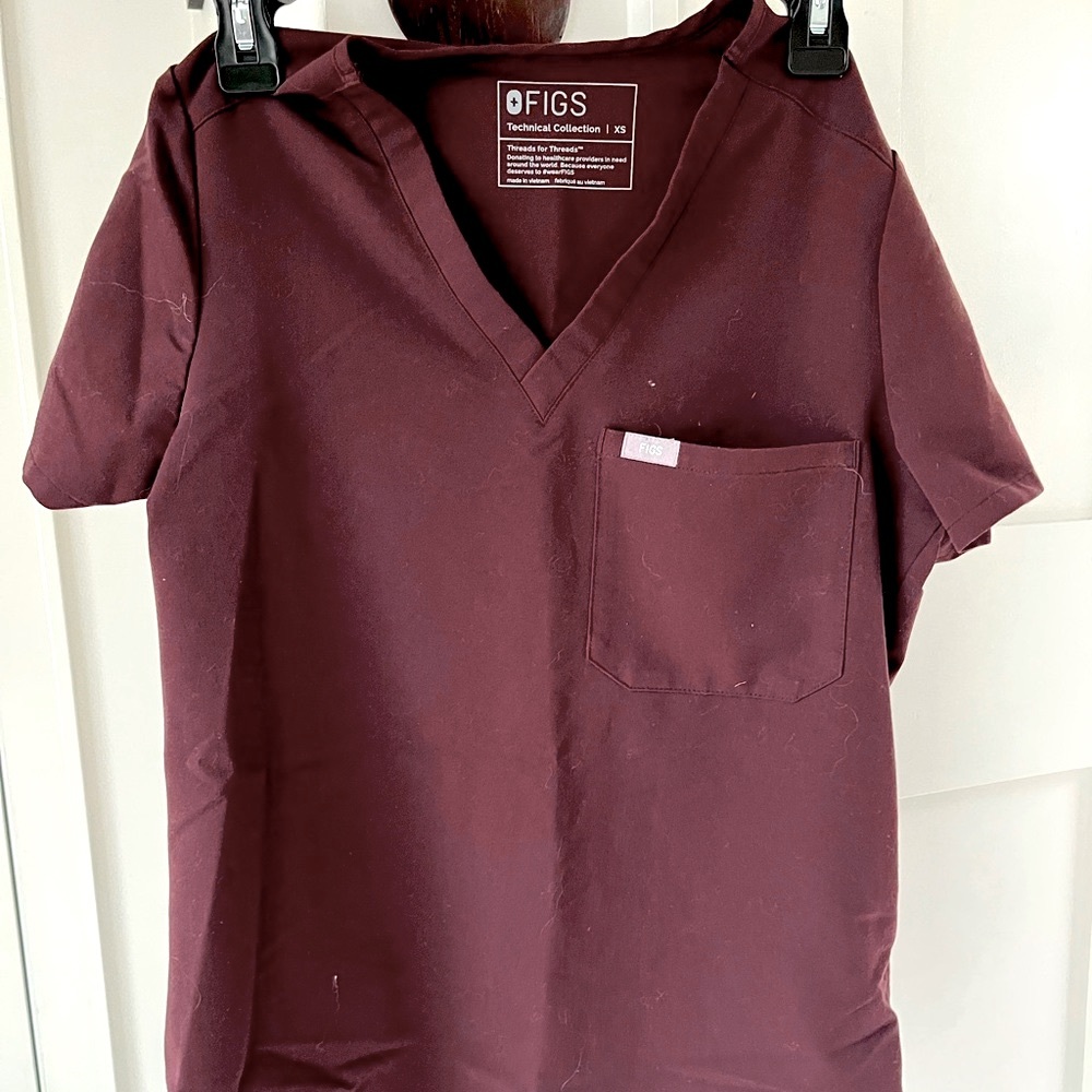 Figs XS raisin one pocket scrub top